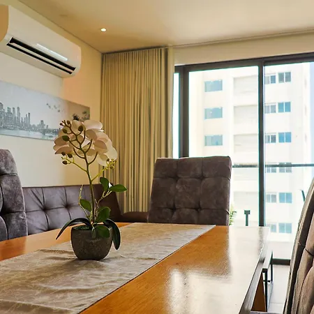 Wow Ocean View, Rooftop Pool, Gym & Desk Apartamento
