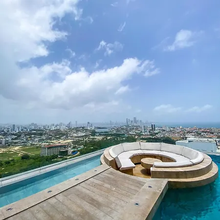 Wow Ocean View, Rooftop Pool, Gym & Desk *