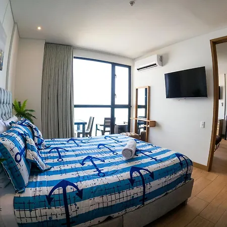 Wow Ocean View, Rooftop Pool, Gym & Desk Apartment *