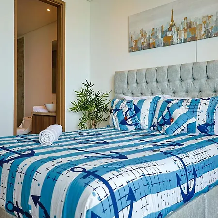 Apartment Wow Ocean View, Rooftop Pool, Gym & Desk