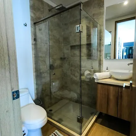 Wow Ocean View, Rooftop Pool, Gym & Desk *